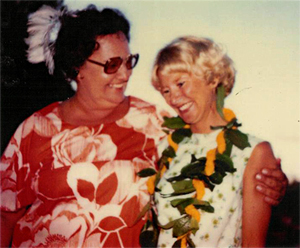 Aunty Hoakalei Kamauu with Anne Blankenship, 1978